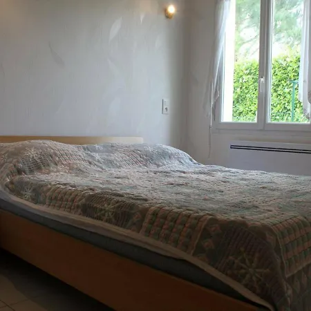 Apartment Jonzac, 3 Pieces, 4 Personnes - Fr-1-246d-2